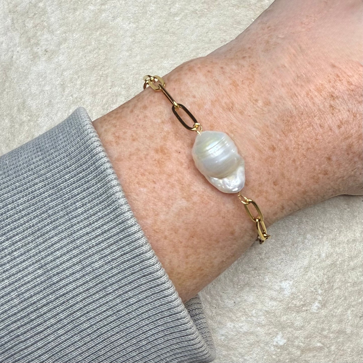 Lumière Baroque Pearl Paperclip Bracelet | Handmade Gold Vermeil Jewellery | Clarke Palmer