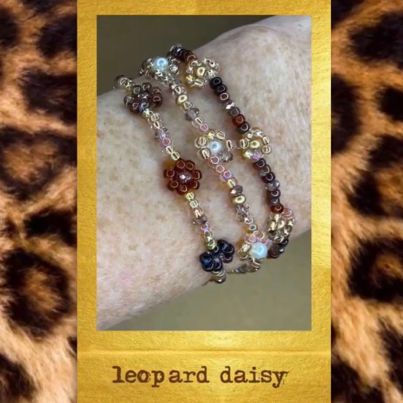 Leopard Daisy Beaded Bracelet